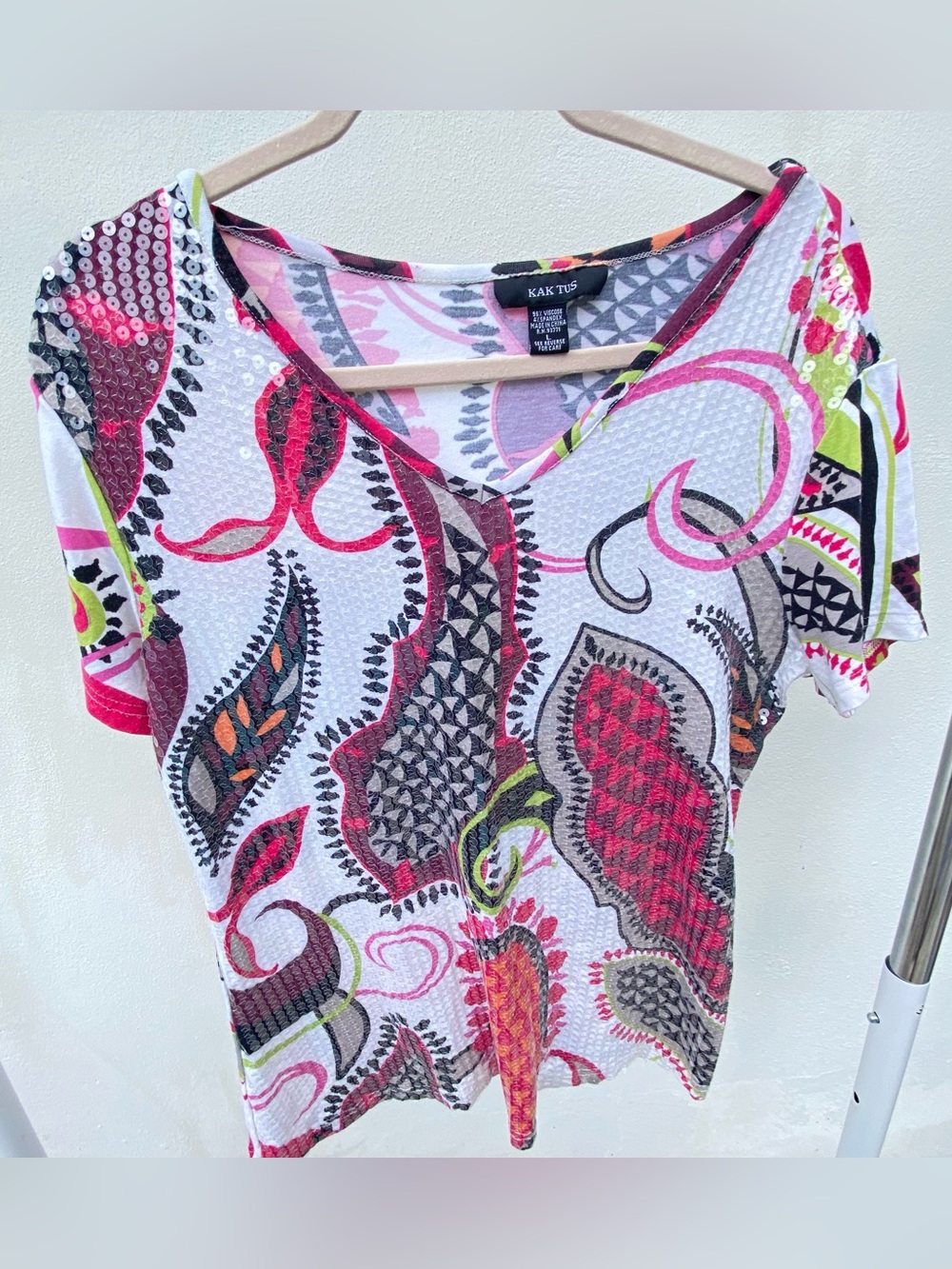 Y2K Eclectic White & Pink Multicolor Sequin T-shirt Size Large